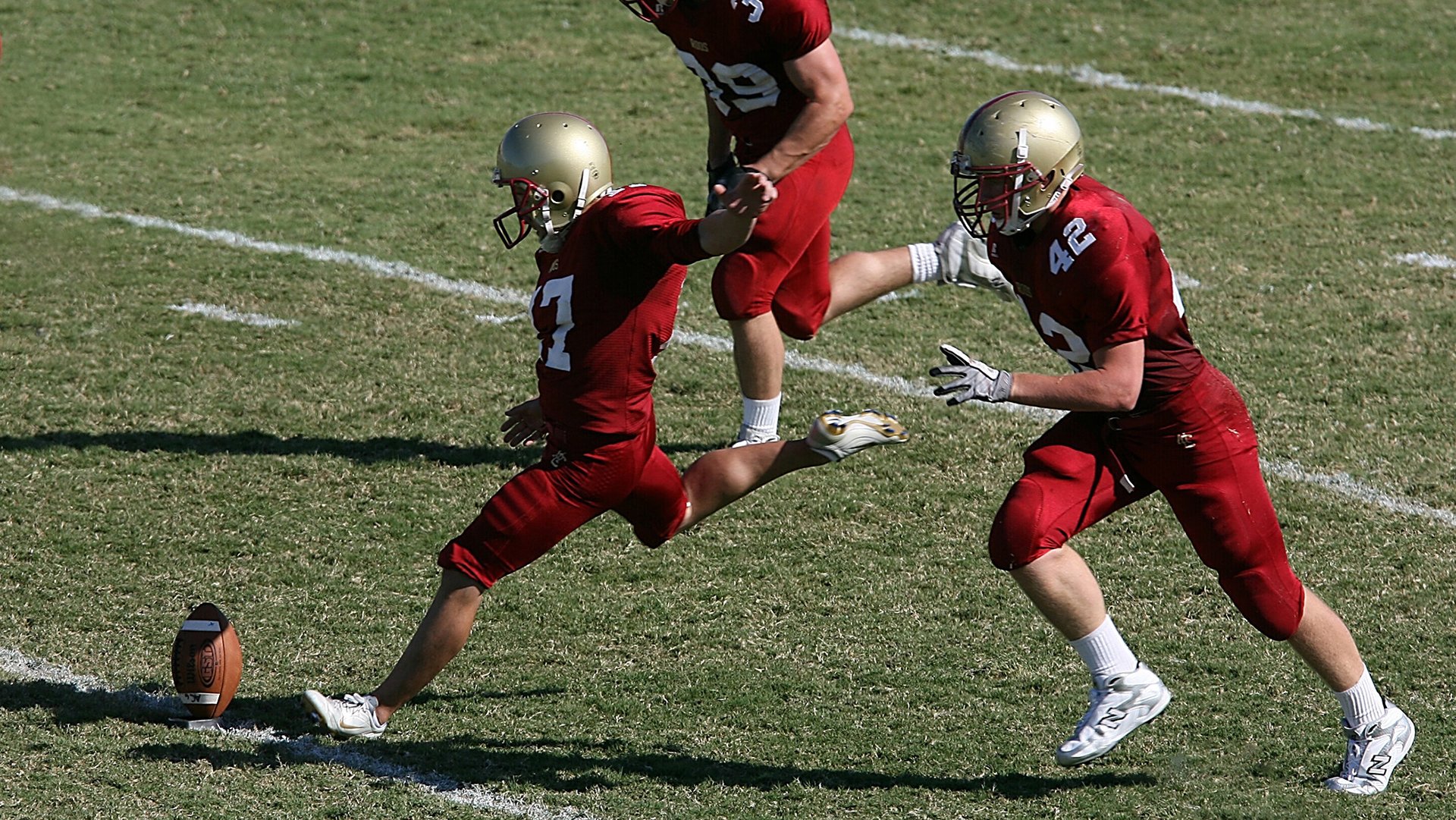 俱乐部商业拓展:场馆运营与品牌合作并行,俱乐部场地要求
