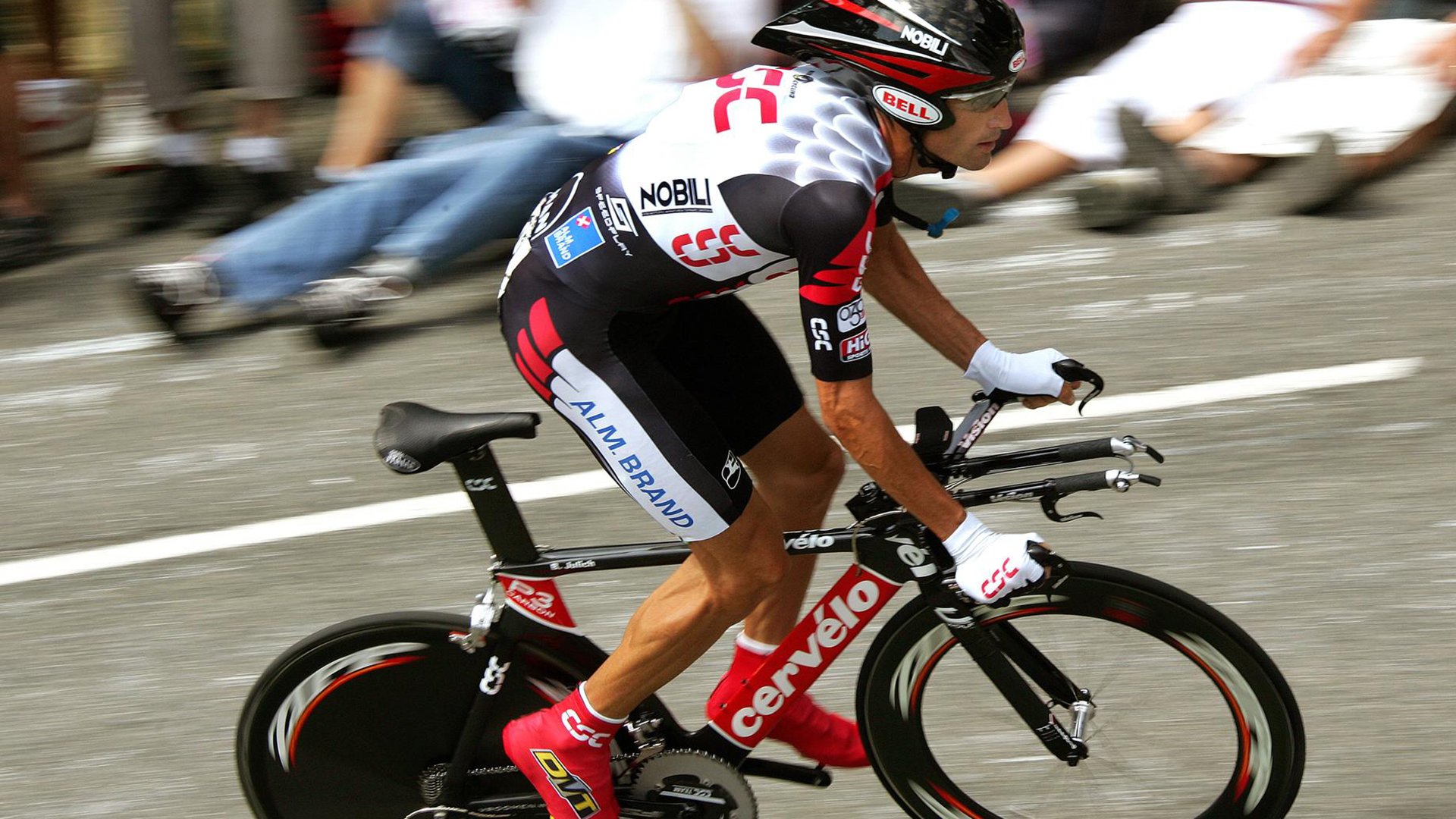 新加坡举办国际足球友谊赛，友谊赛促进交流，新加坡足球联赛中国球员