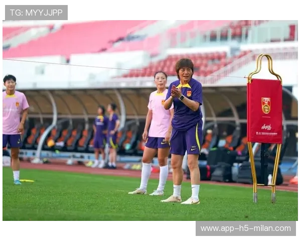 “中国女足备战世界杯，青年队员崭露头角”，中国女足世界杯亚军成员